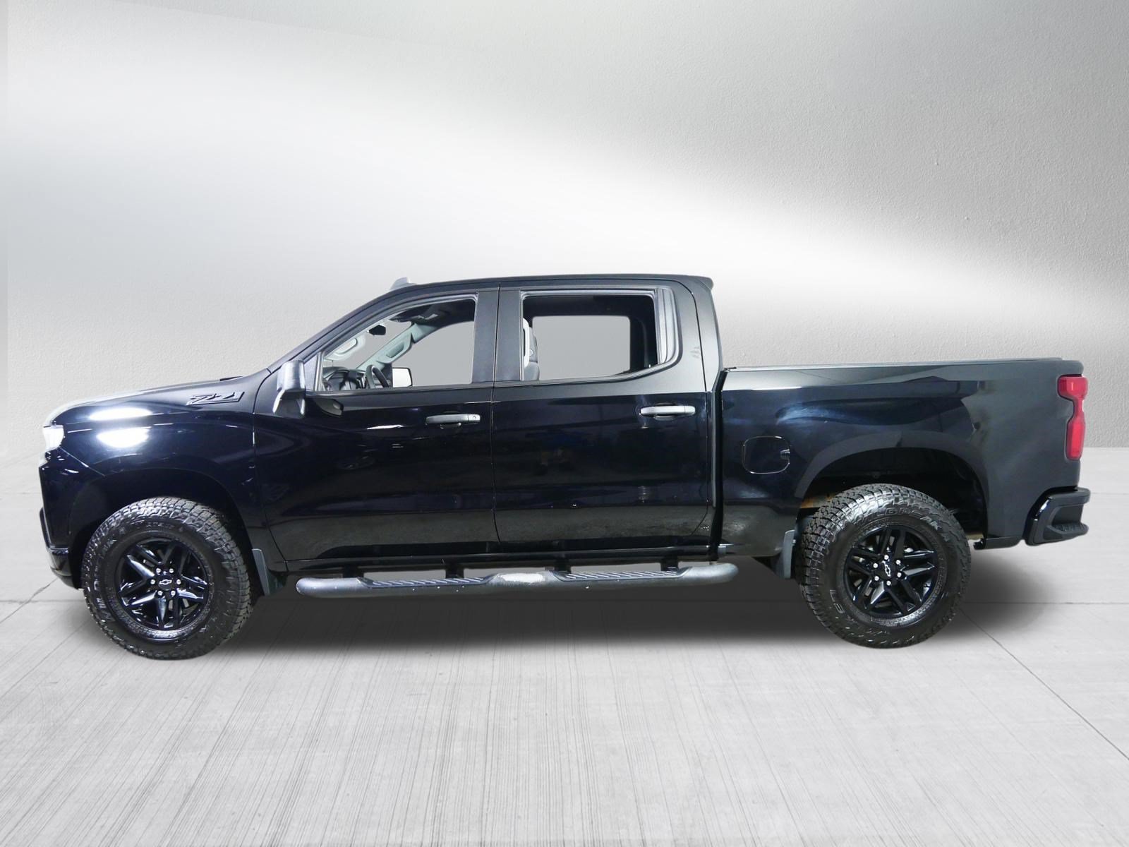 Used 2021 Chevrolet Silverado 1500 Custom Trail Boss w/ Midnight Edition AWD/4WD image 4