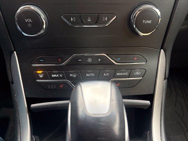 Used 2016 Ford Edge SEL w/ Equipment Group 201A AWD/4WD image 16