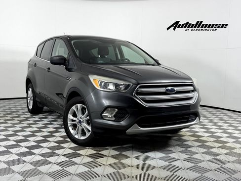 Used 2017 Ford Escape SE FWD image 1