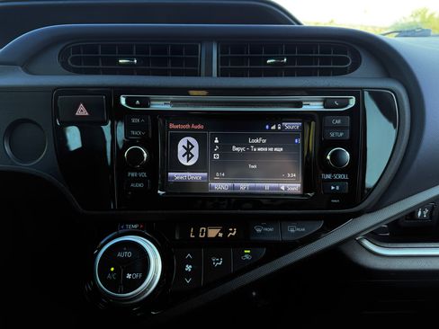 Used 2016 Toyota Prius C Two image 34