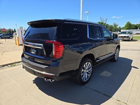 Used 2022 GMC Yukon Denali AWD/4WD image 9