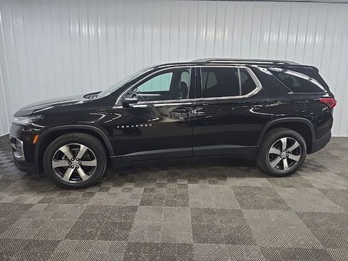Used 2023 Chevrolet Traverse LT w/ LT Premium Package AWD/4WD image 5