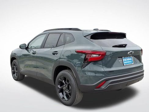 New 2026 Chevrolet Trax LT w/ Driver Confidence Package FWD image 5