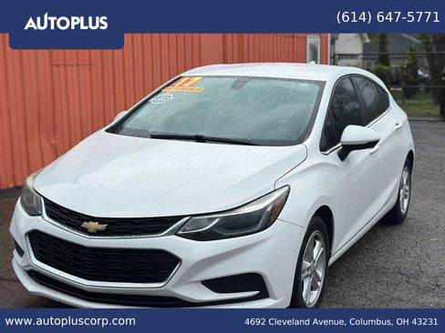 Used 2017 Chevrolet Cruze LT w/ Convenience Package FWD image 1