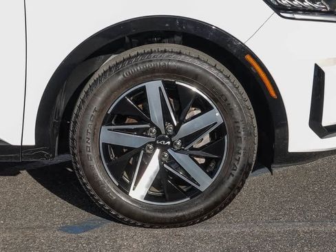 Certified 2023 Kia Sorento S image 10