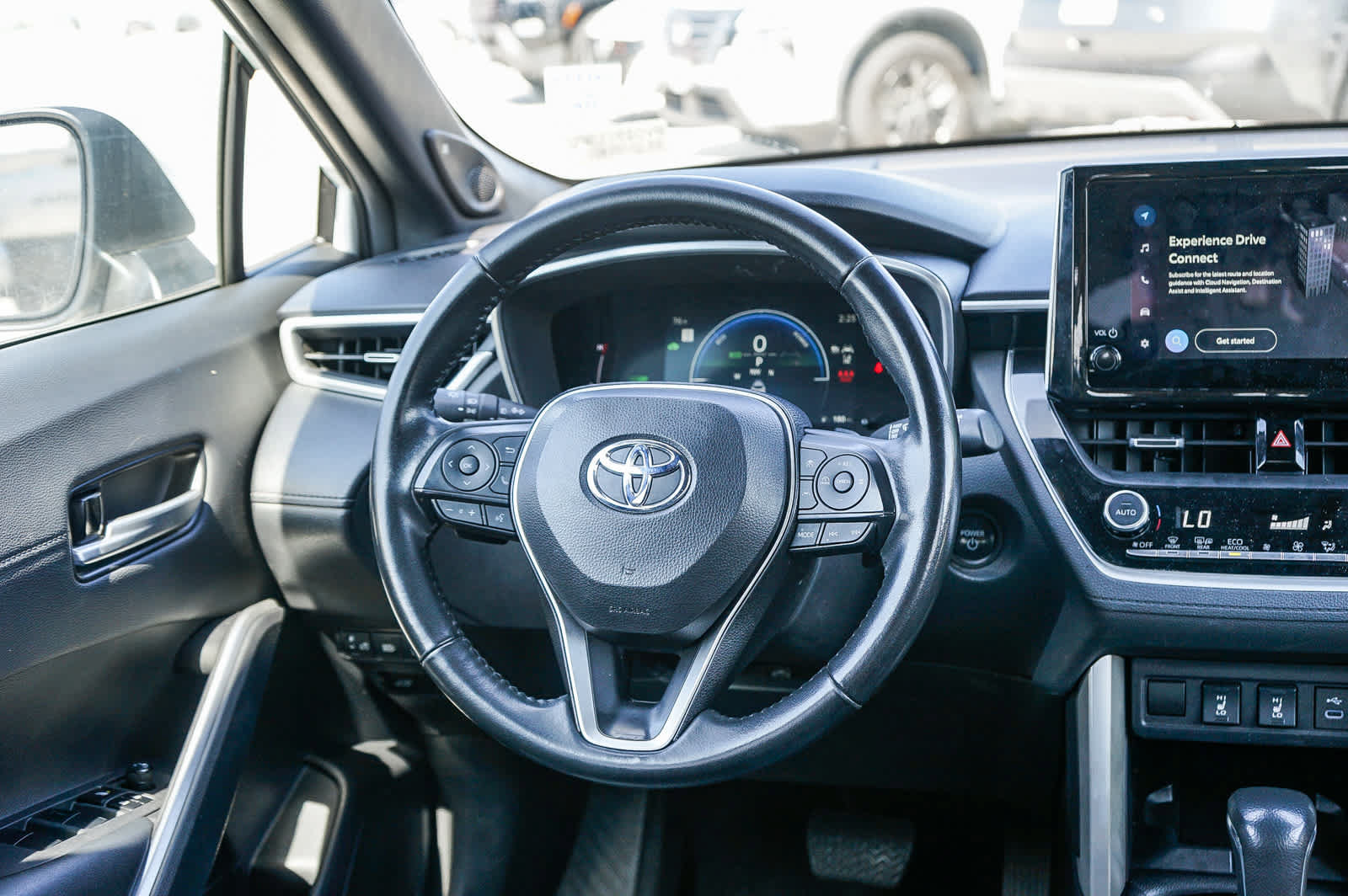 Used 2024 Toyota Corolla Cross AWD Hybrid w/ Convenience Package image 15