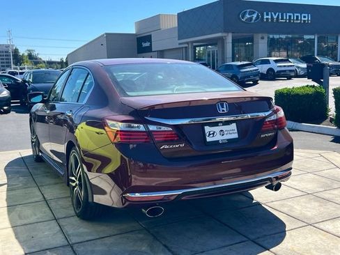 Used 2016 Honda Accord Sport image 9