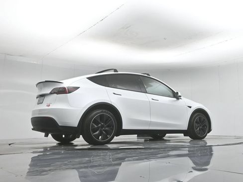Used 2023 Tesla Model Y Long Range AWD/4WD image 45