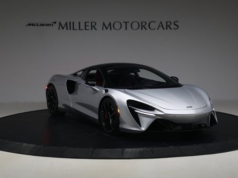 Used 2023 McLaren Artura image 11