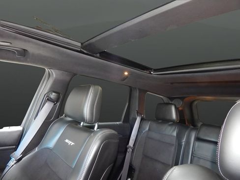 Used 2020 Jeep Grand Cherokee SRT image 28