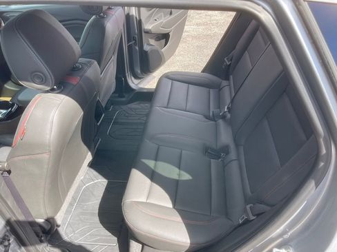 Used 2024 Chevrolet Trax RS w/ Sunroof Package image 23