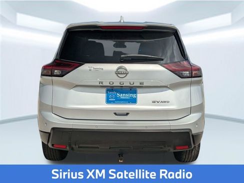 Used 2024 Nissan Rogue SV image 5