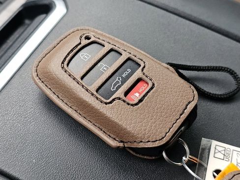 Used 2025 Toyota Highlander Limited image 34