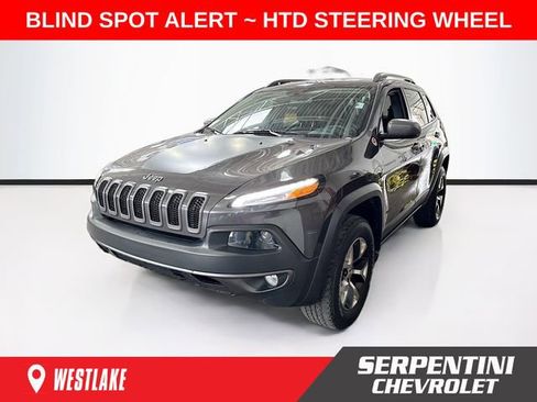Used 2017 Jeep Cherokee Trailhawk w/ Cold Weather Group AWD/4WD image 1