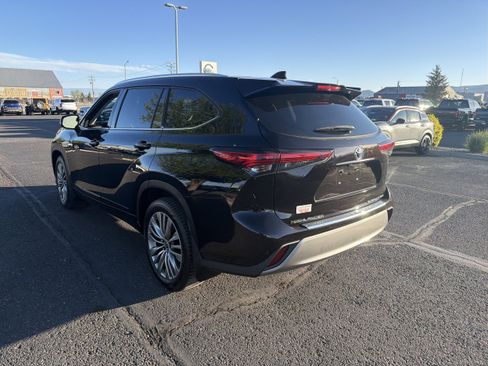Used 2021 Toyota Highlander Platinum AWD/4WD image 5