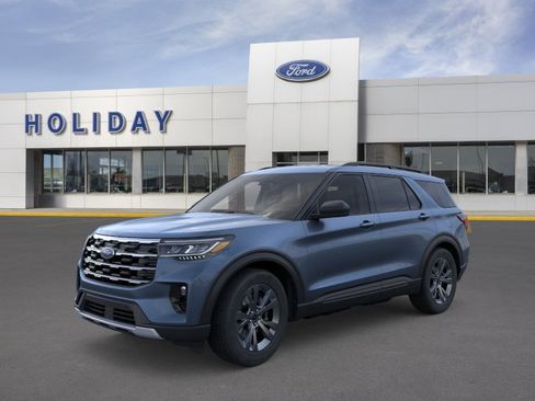 Used 2026 Ford Explorer Active w/ Active Comfort Package AWD/4WD image 2