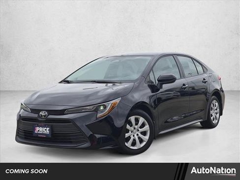 Used 2025 Toyota Corolla LE FWD image 1
