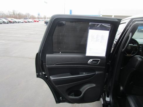 Used 2017 Jeep Grand Cherokee Altitude image 18