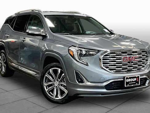 Used 2020 GMC Terrain Denali w/ Denali Premium Package AWD/4WD image 3