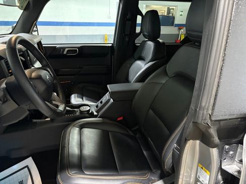Used 2024 Ford Bronco Badlands AWD/4WD image 10