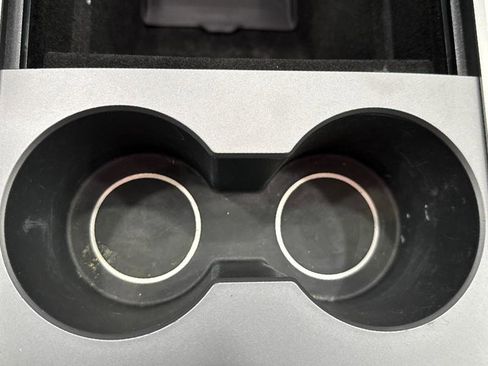 Used 2022 Tesla Model Y Long Range image 26