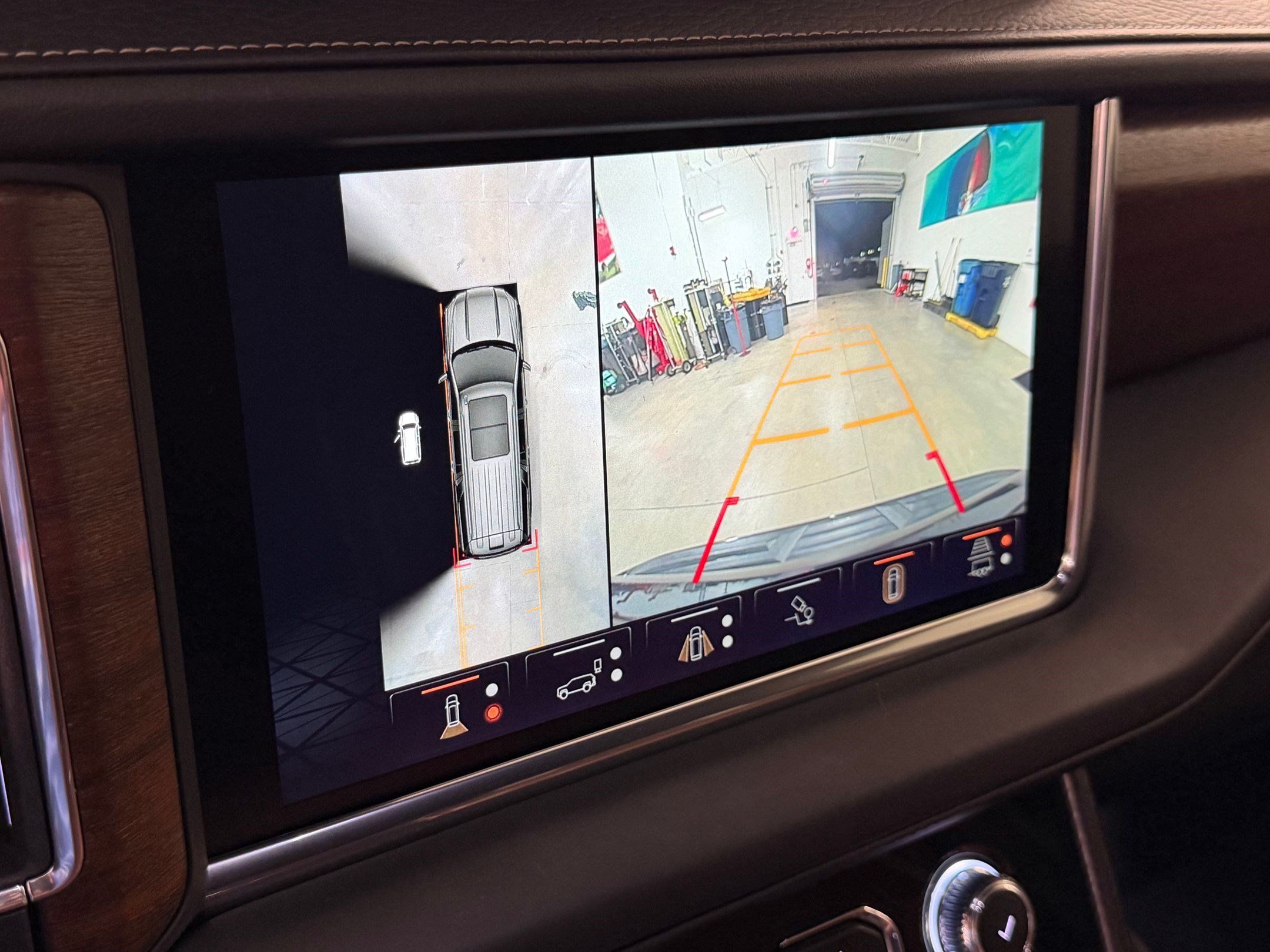 Used 2023 GMC Yukon XL Denali Ultimate AWD/4WD image 22