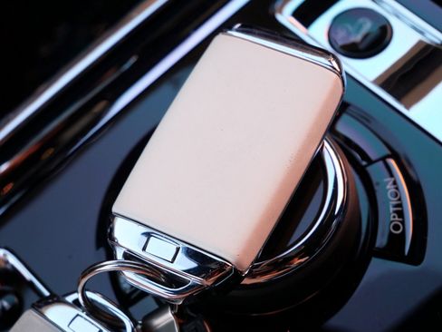 Used 2021 Rolls-Royce Cullinan image 14