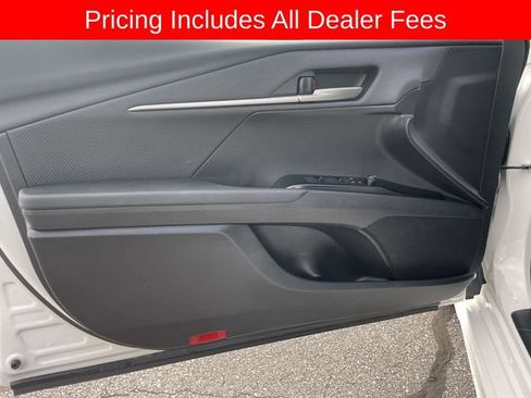 Used 2025 Toyota Camry SE FWD image 18