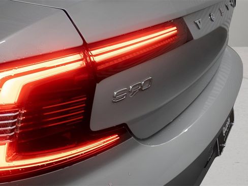 Certified 2025 Volvo S90 B6 Ultra image 30