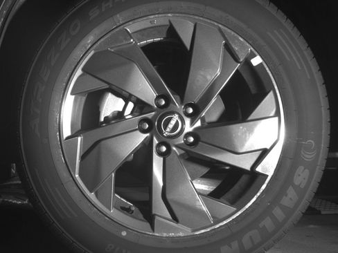 Used 2025 Nissan Rogue SV image 12