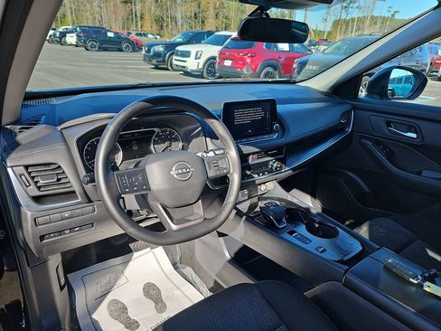 Used 2025 Nissan Rogue SV image 20