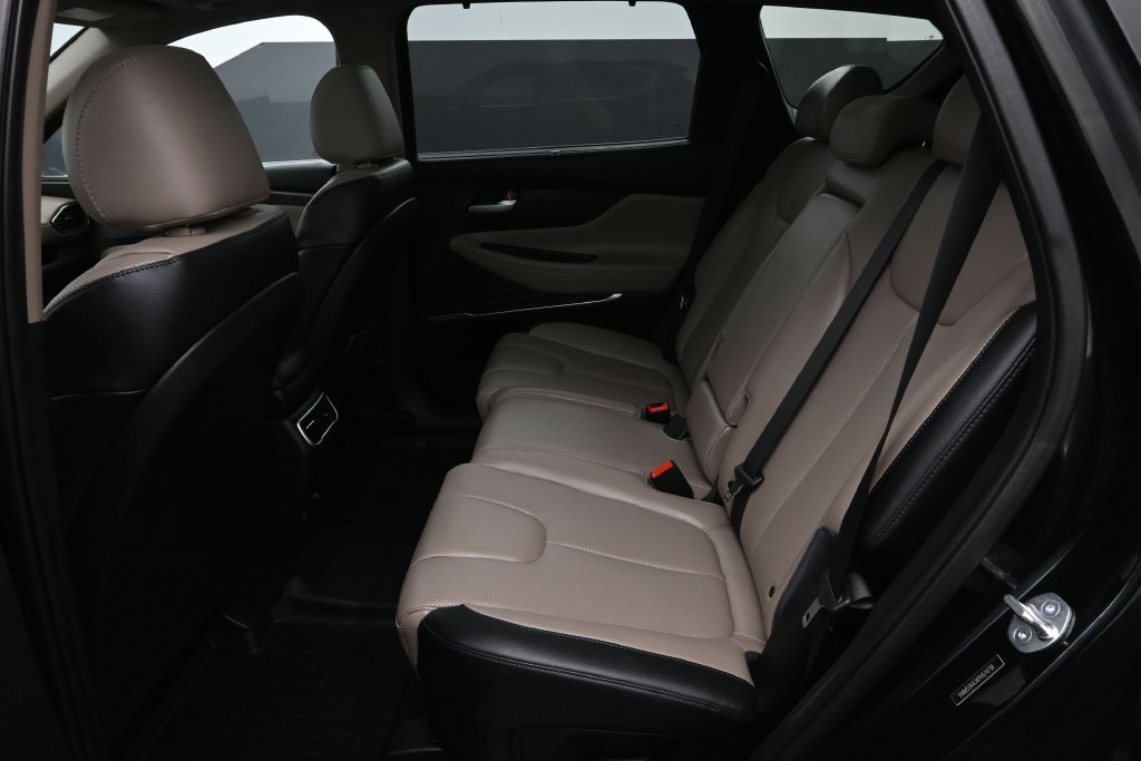 Certified 2023 Hyundai Santa Fe SEL w/ Premium Package FWD image 12