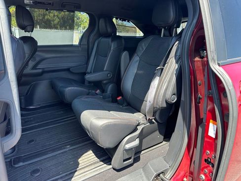 Used 2024 Toyota Sienna XSE w/ XSE Premium Package FWD image 9
