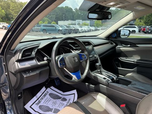 Used 2017 Honda Civic Touring image 15