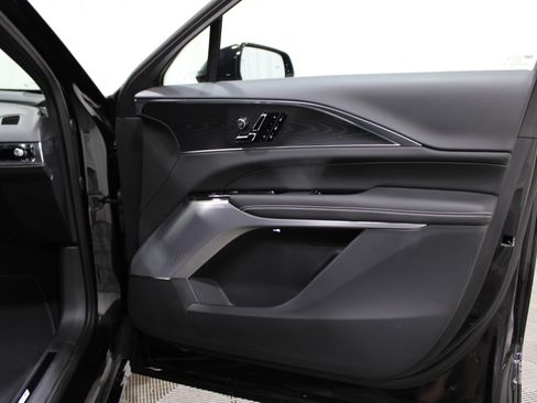 New 2026 Cadillac Lyriq V image 31