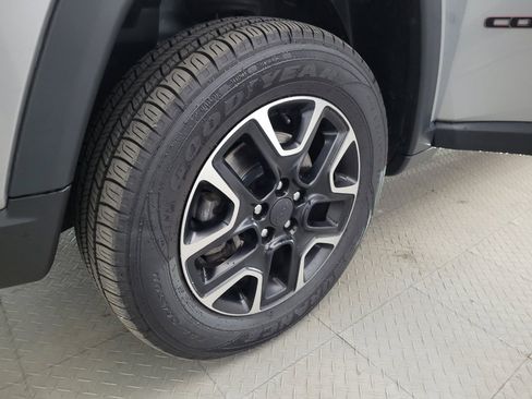 Used 2020 Jeep Compass Trailhawk w/ Leather Interior Group AWD/4WD image 31