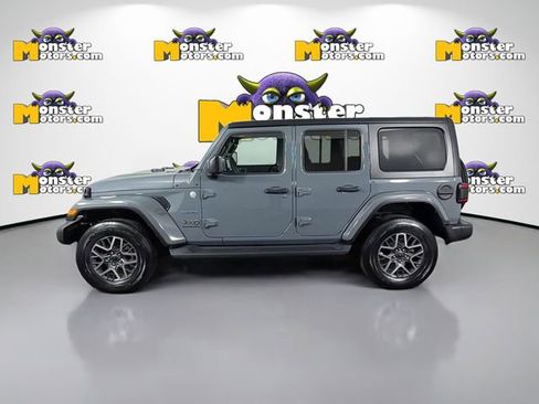 Used 2024 Jeep Wrangler Unlimited Sahara w/ Technology Group AWD/4WD image 8