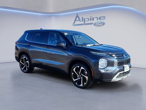 Used 2024 Mitsubishi Outlander SE image 7