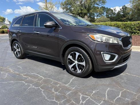 Used 2018 Kia Sorento EX FWD image 10