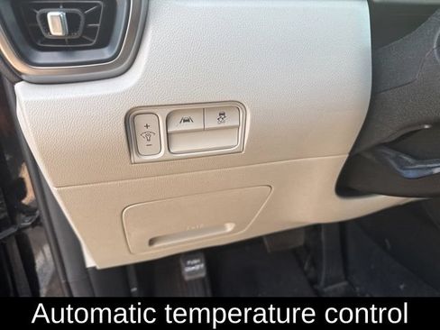 Used 2023 Kia Sorento S w/ Panoramic Sunroof Package FWD image 8