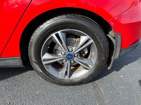 Used 2016 Ford Focus SE image 25