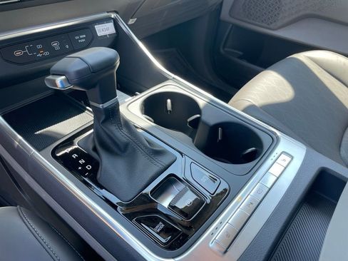 New 2026 Kia Carnival EX FWD image 17