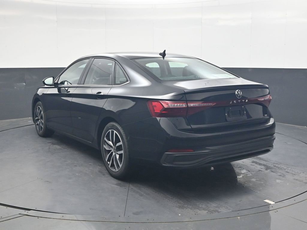 Used 2025 Volkswagen Jetta SE FWD image 7