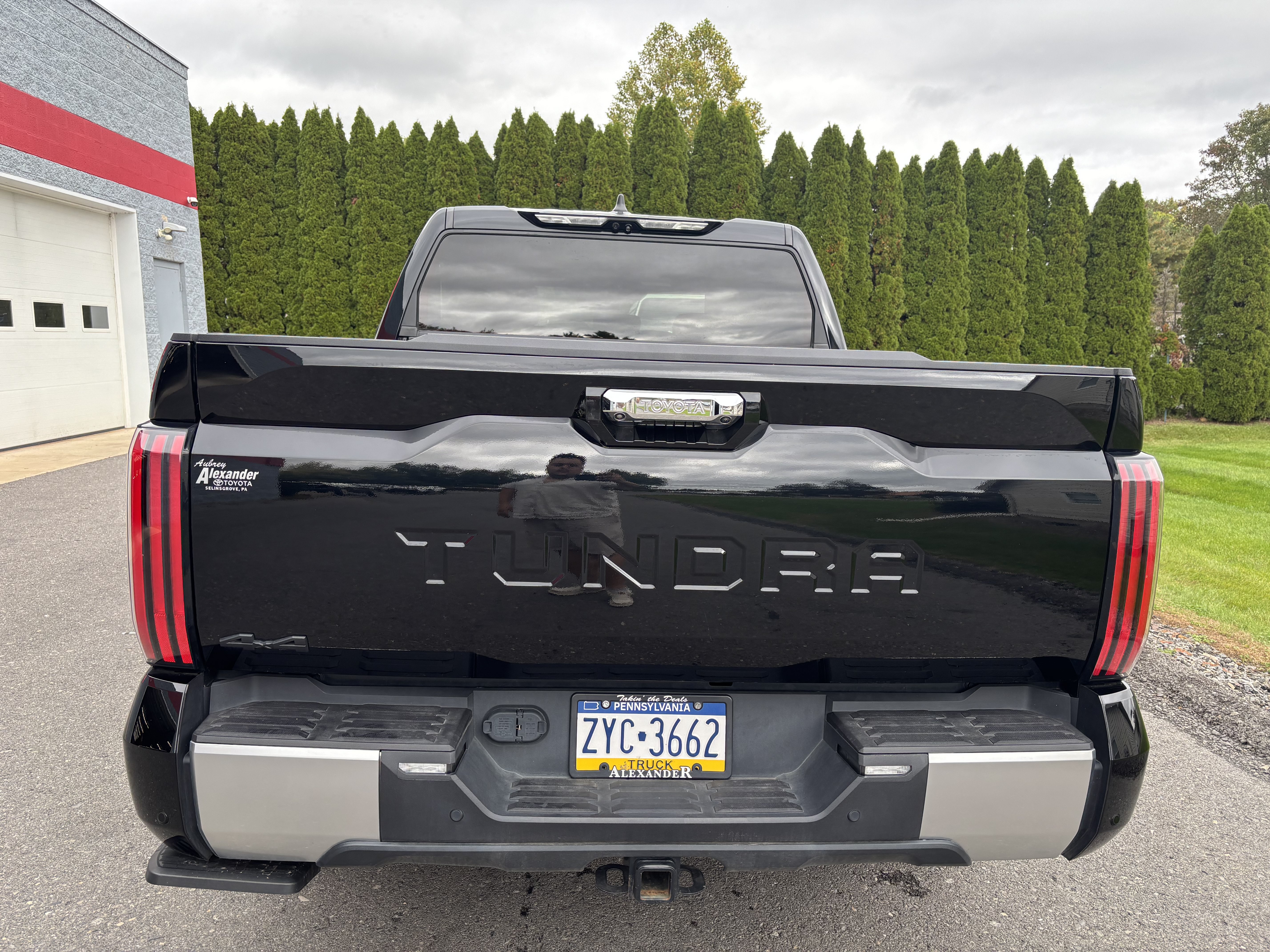 Certified 2025 Toyota Tundra Limited AWD/4WD image 4