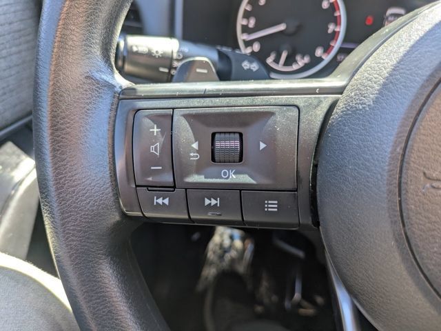 Used 2023 Nissan Rogue S AWD/4WD image 22