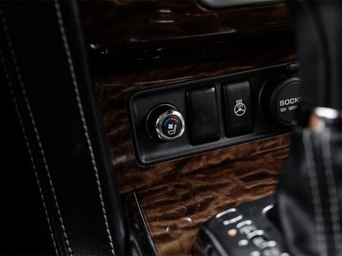 Used 2017 Nissan Armada Platinum w/ Captain Seat Package image 28