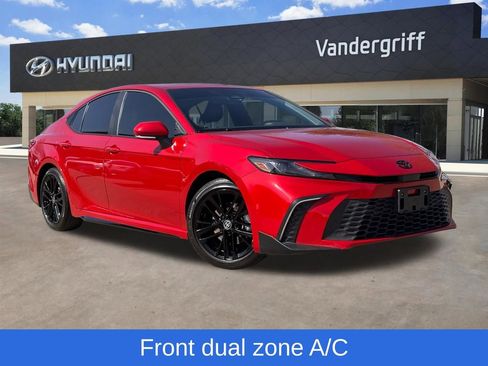 Used 2025 Toyota Camry SE w/ Convenience Package image 1