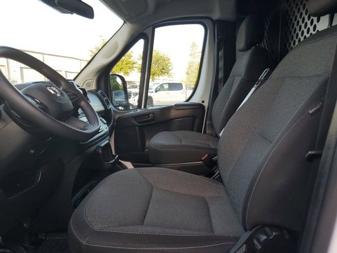 Used 2025 RAM ProMaster 2500 w/ U-Haul Equipment Group FWD image 13