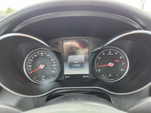 Used 2018 Mercedes-Benz GLC 300 4MATIC w/ Multimedia Package image 31