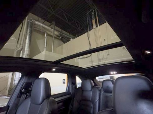 Used 2018 Porsche Cayenne Turbo image 20